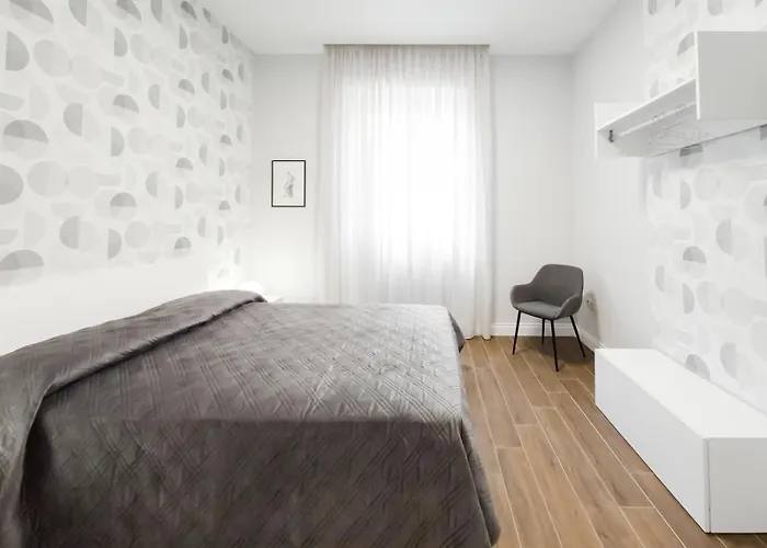 Central Home Pompeii *